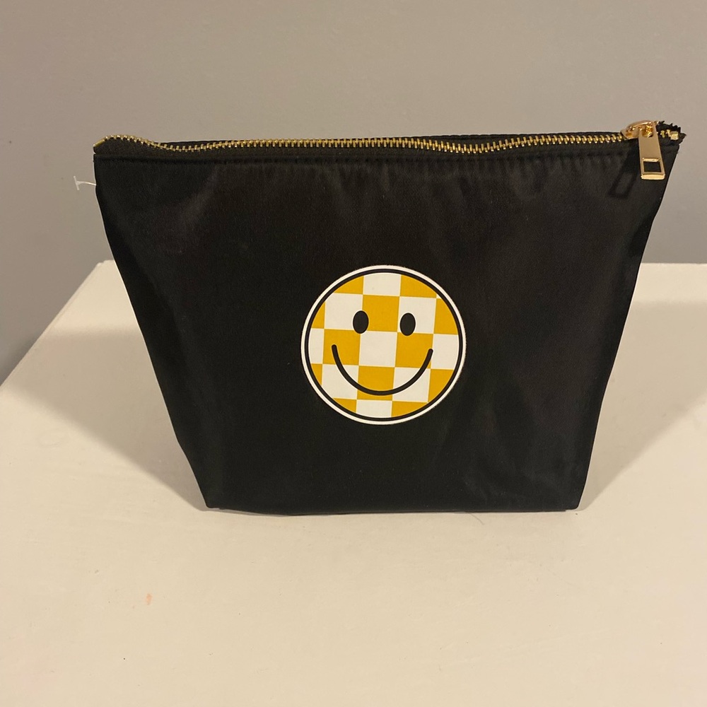 3/$15 Smiley Face Travel Bag